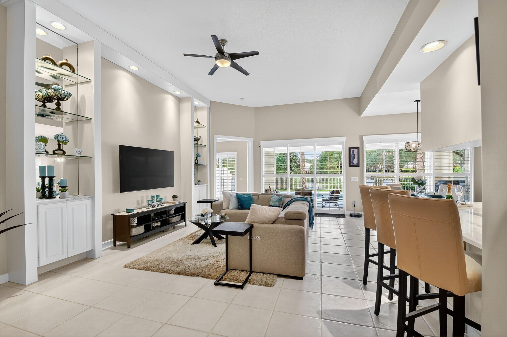 Wellington, Florida 33414, United States, 3 Bedrooms Bedrooms, ,3 BathroomsBathrooms,Residential,Pending,209613