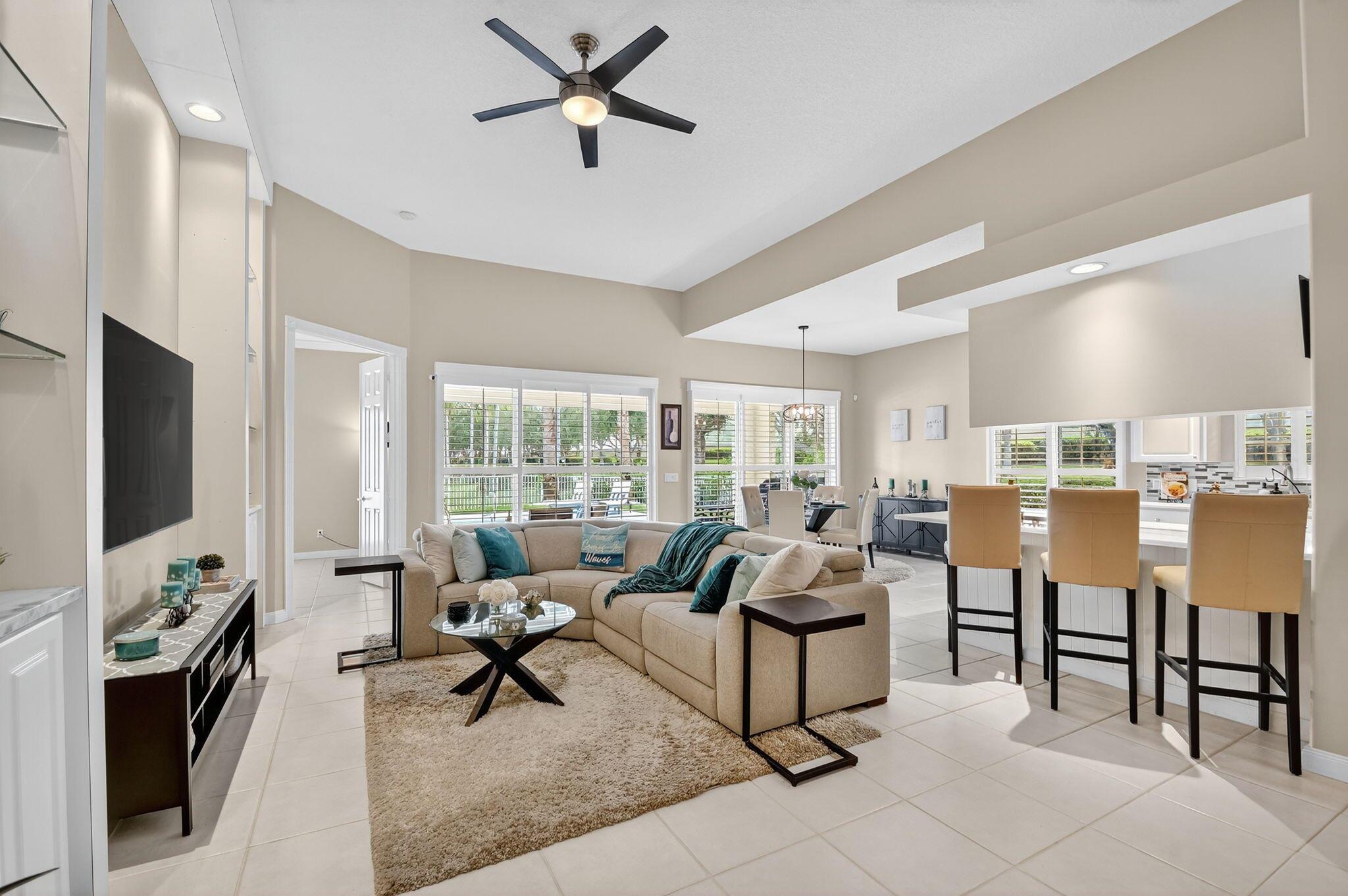 Wellington, Florida 33414, United States, 3 Bedrooms Bedrooms, ,3 BathroomsBathrooms,Residential,Pending,209613