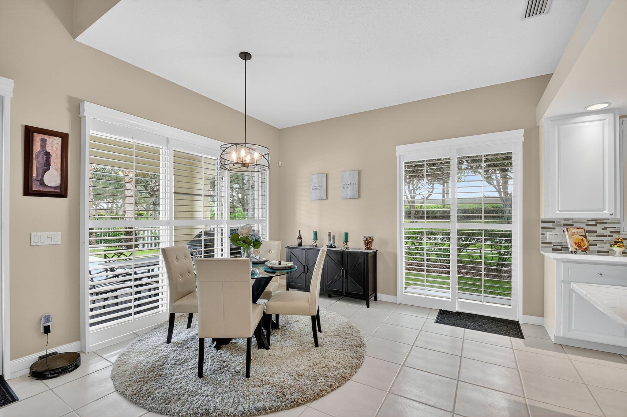 Wellington, Florida 33414, United States, 3 Bedrooms Bedrooms, ,3 BathroomsBathrooms,Residential,Pending,209613