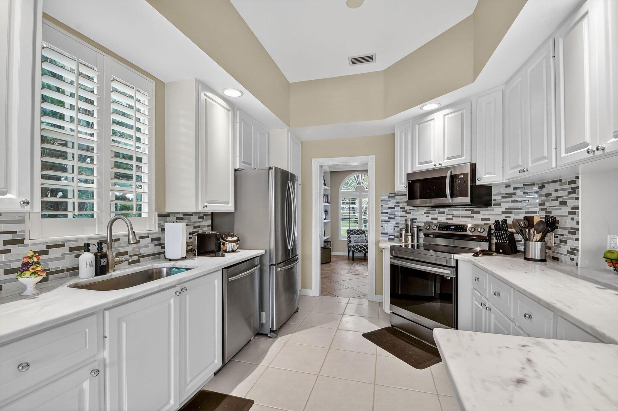 8015 Laborie Lane
