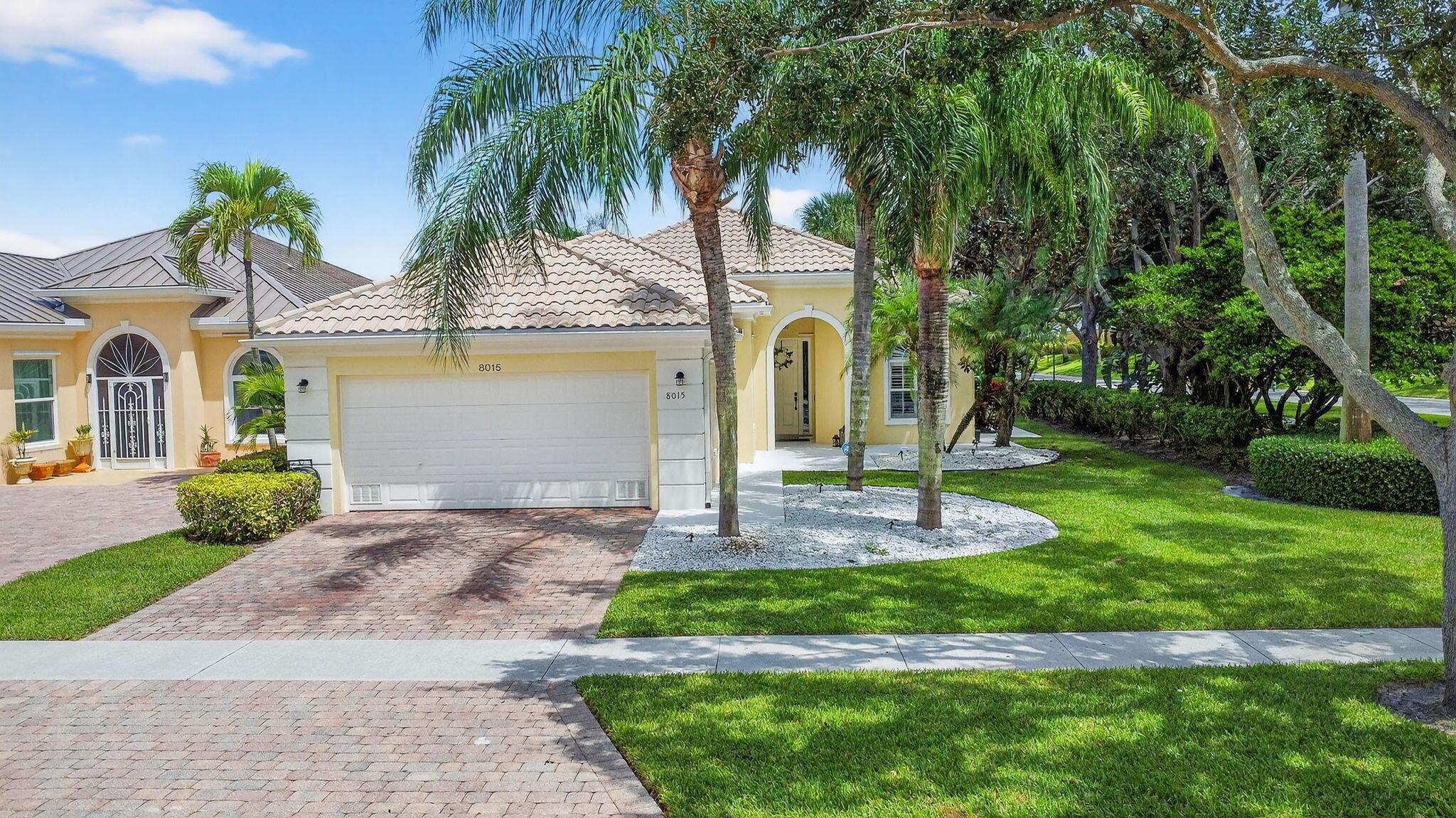 Wellington, Florida 33414, United States, 3 Bedrooms Bedrooms, ,3 BathroomsBathrooms,Residential,Pending,209613