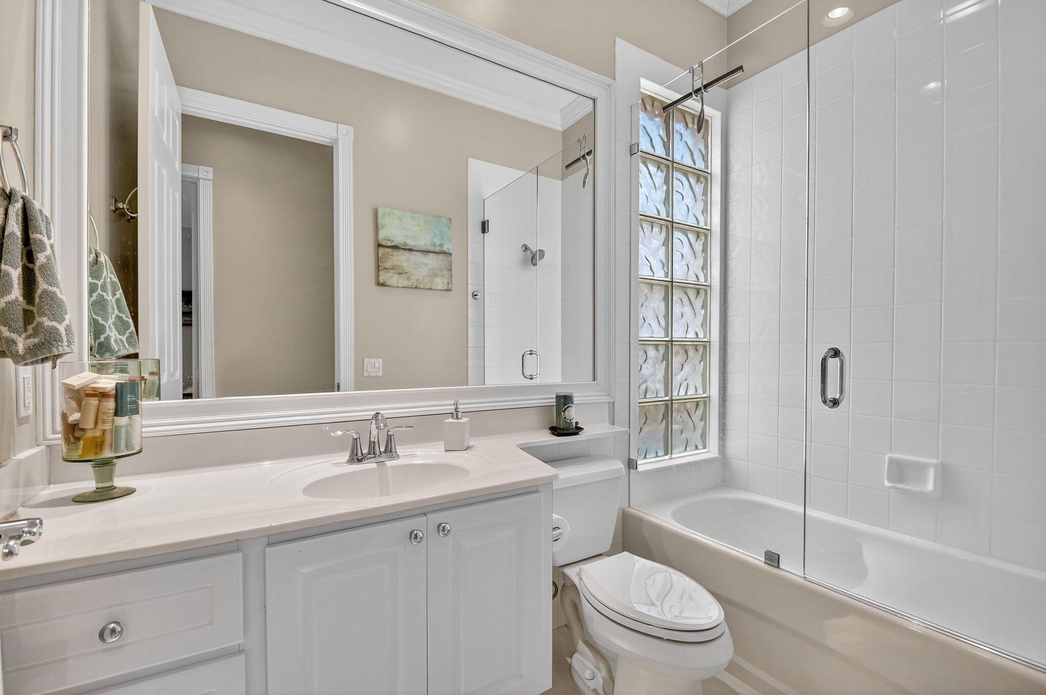 Wellington, Florida 33414, United States, 3 Bedrooms Bedrooms, ,3 BathroomsBathrooms,Residential,Pending,209613