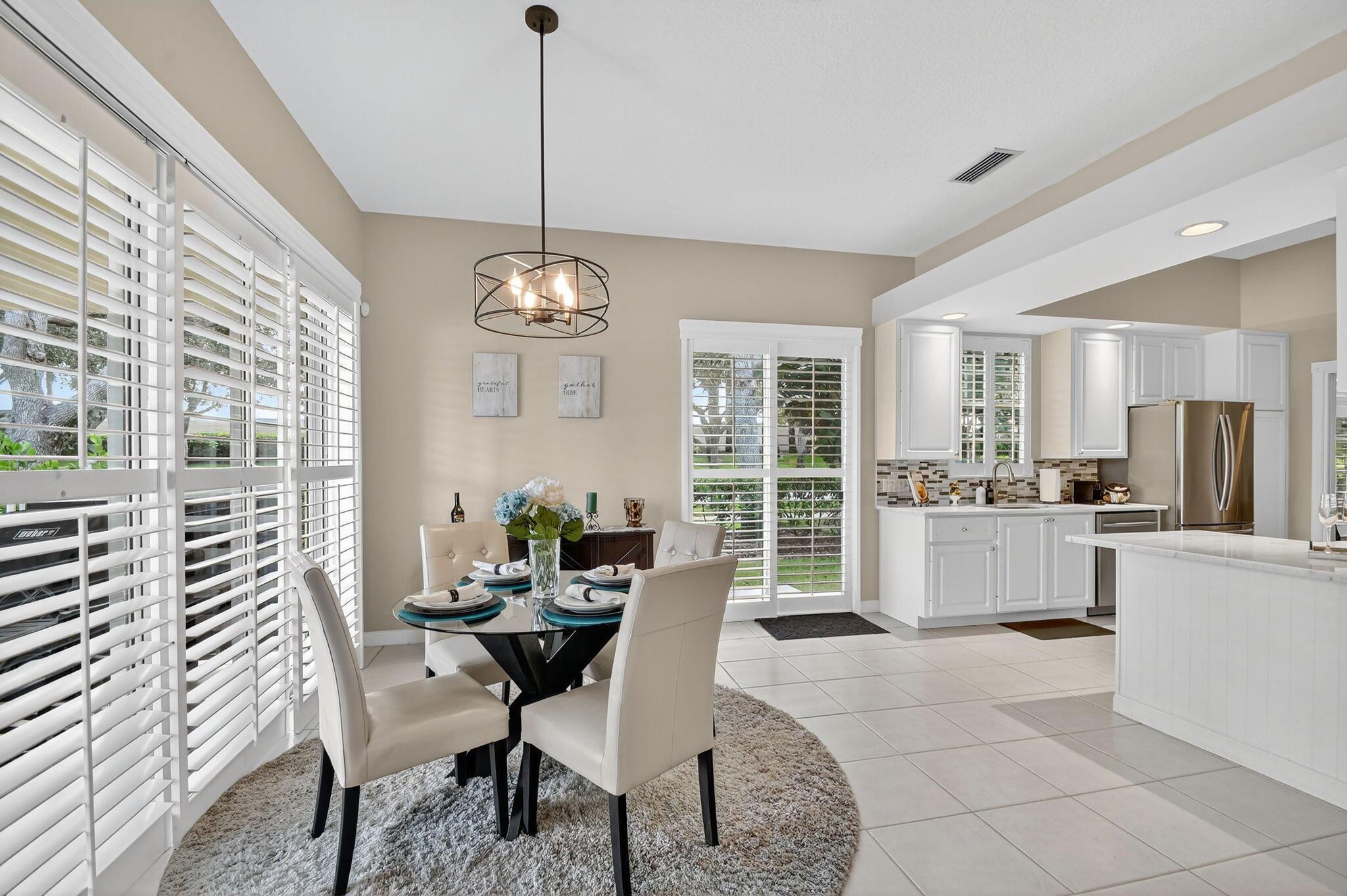 Wellington, Florida 33414, United States, 3 Bedrooms Bedrooms, ,3 BathroomsBathrooms,Residential,Pending,209613