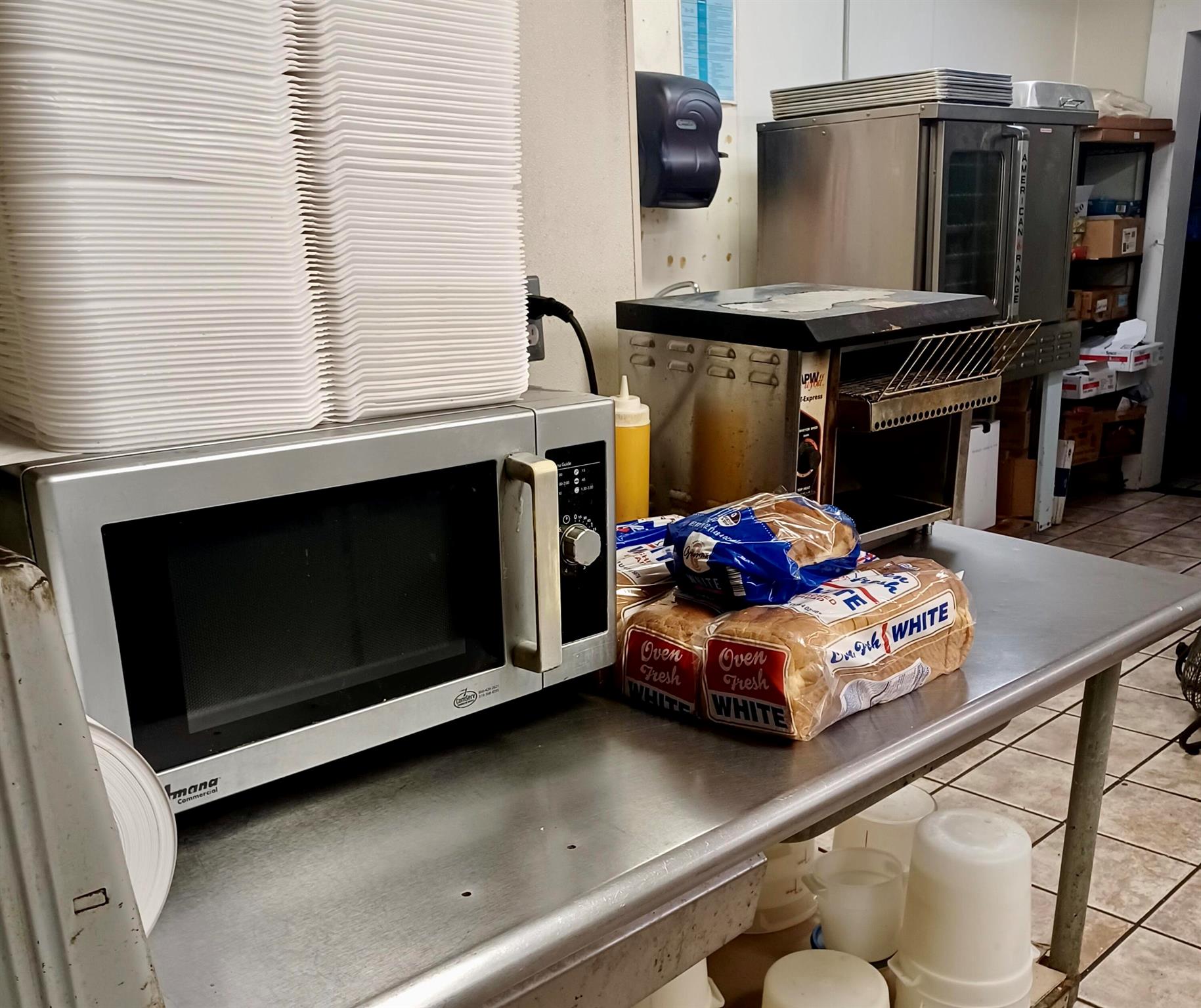 MC LARTYS - Commercial Sale