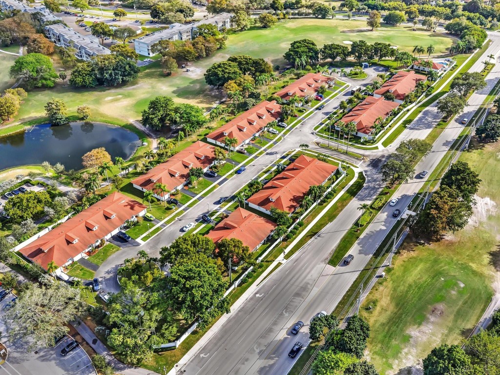 Coral Palms/Woodland Lake - Residential