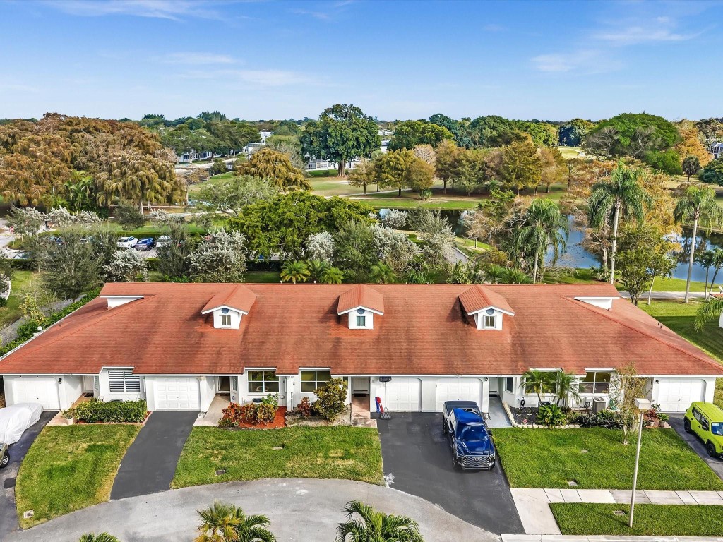 Coral Palms/Woodland Lake - Residential