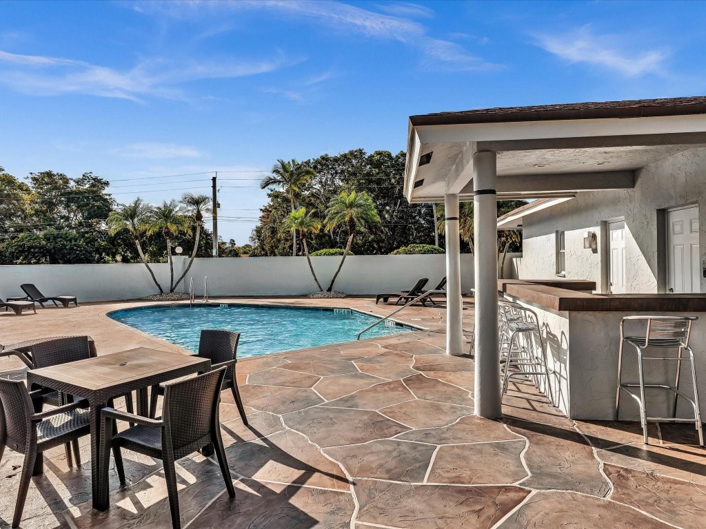 Coral Palms/Woodland Lake - Residential