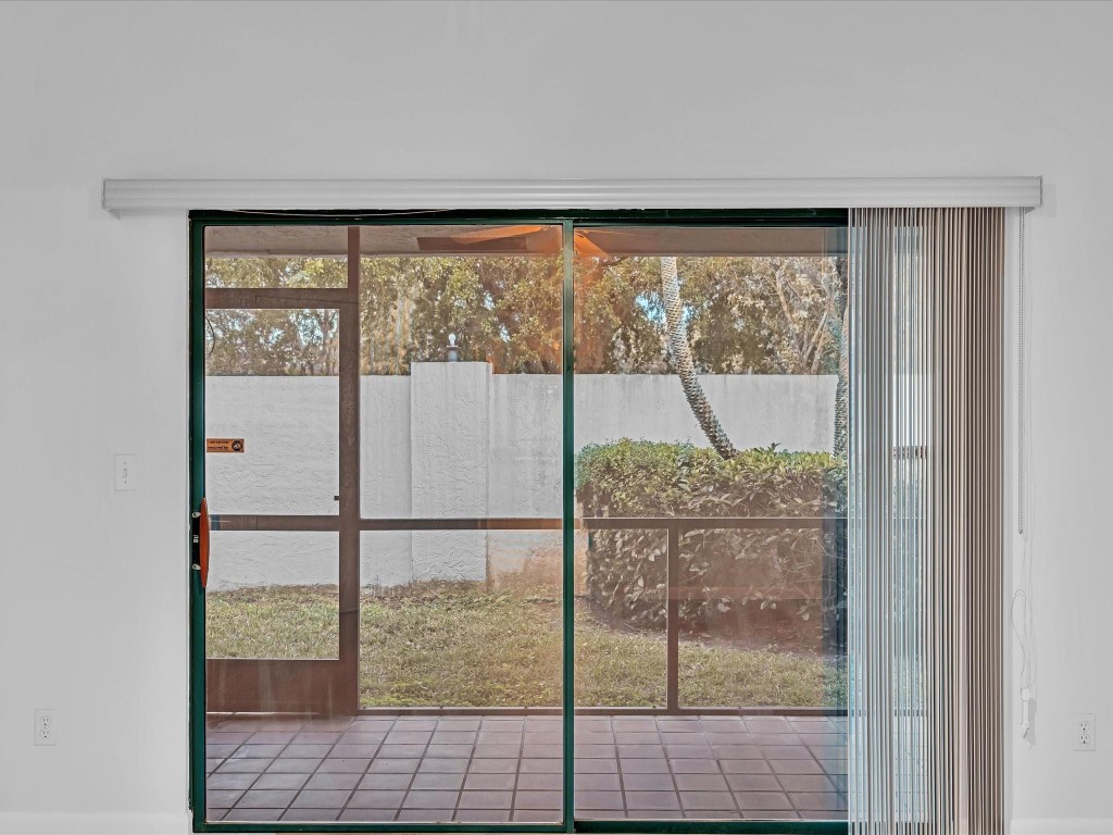 Coral Palms/Woodland Lake - Residential