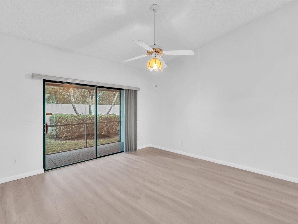 Coral Palms/Woodland Lake - Residential