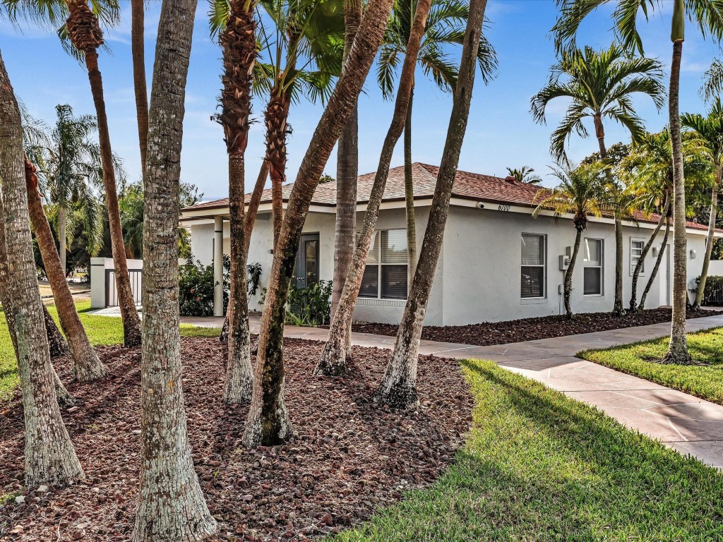 Coral Palms/Woodland Lake - Residential