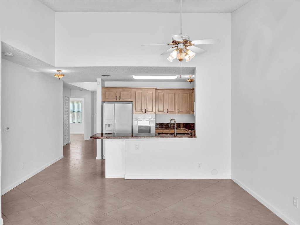 Coral Palms/Woodland Lake - Residential