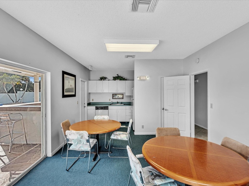 Coral Palms/Woodland Lake - Residential