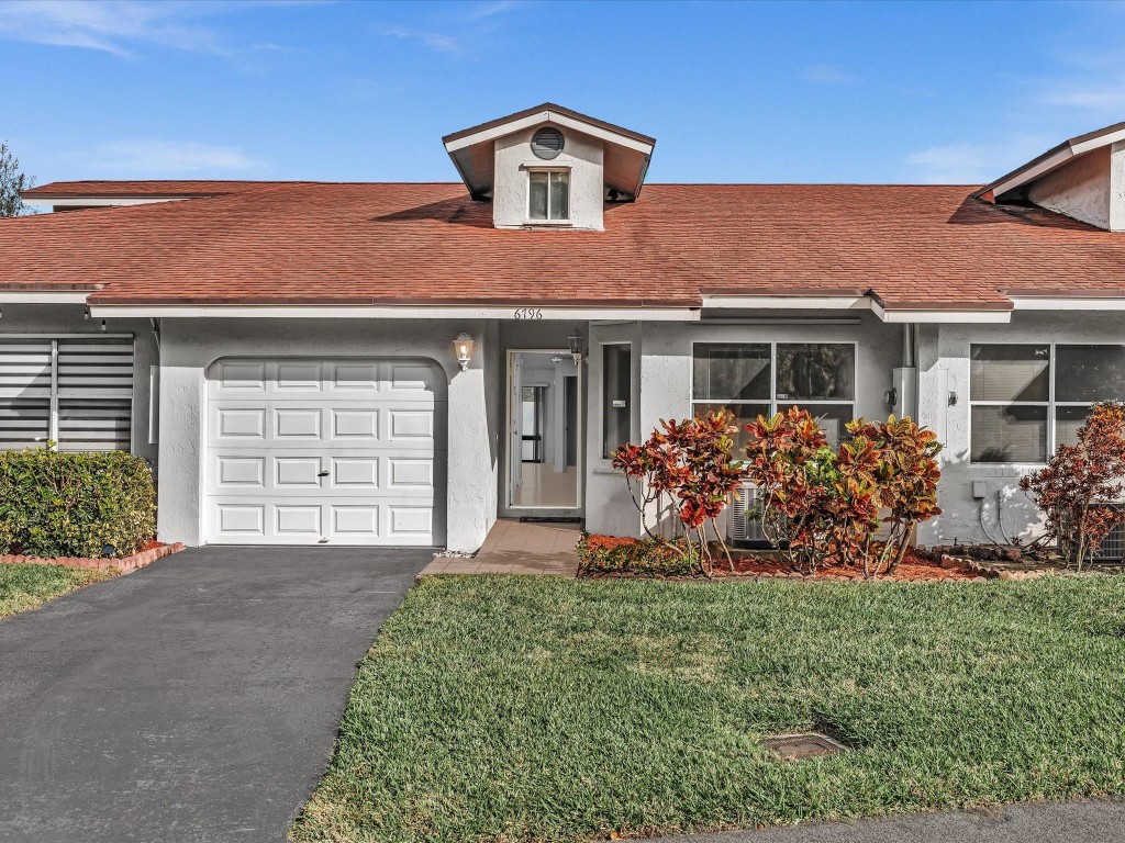 Coral Palms/Woodland Lake - Residential