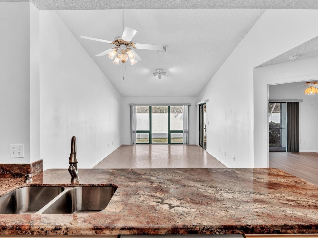 Coral Palms/Woodland Lake - Residential