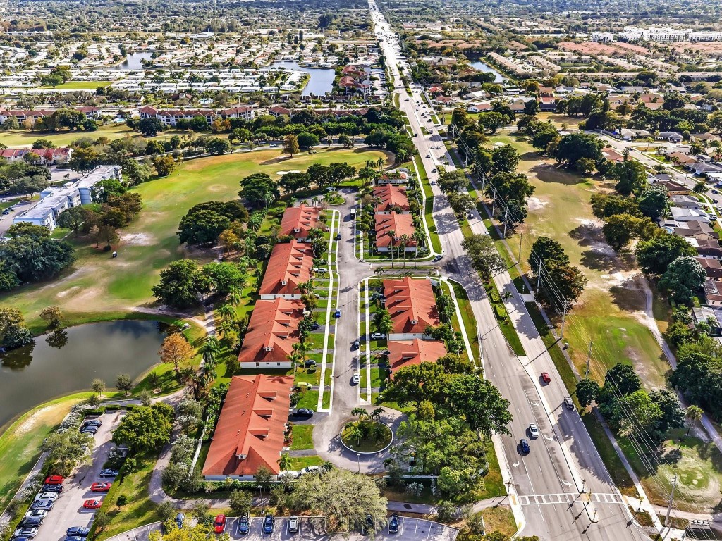 Coral Palms/Woodland Lake - Residential