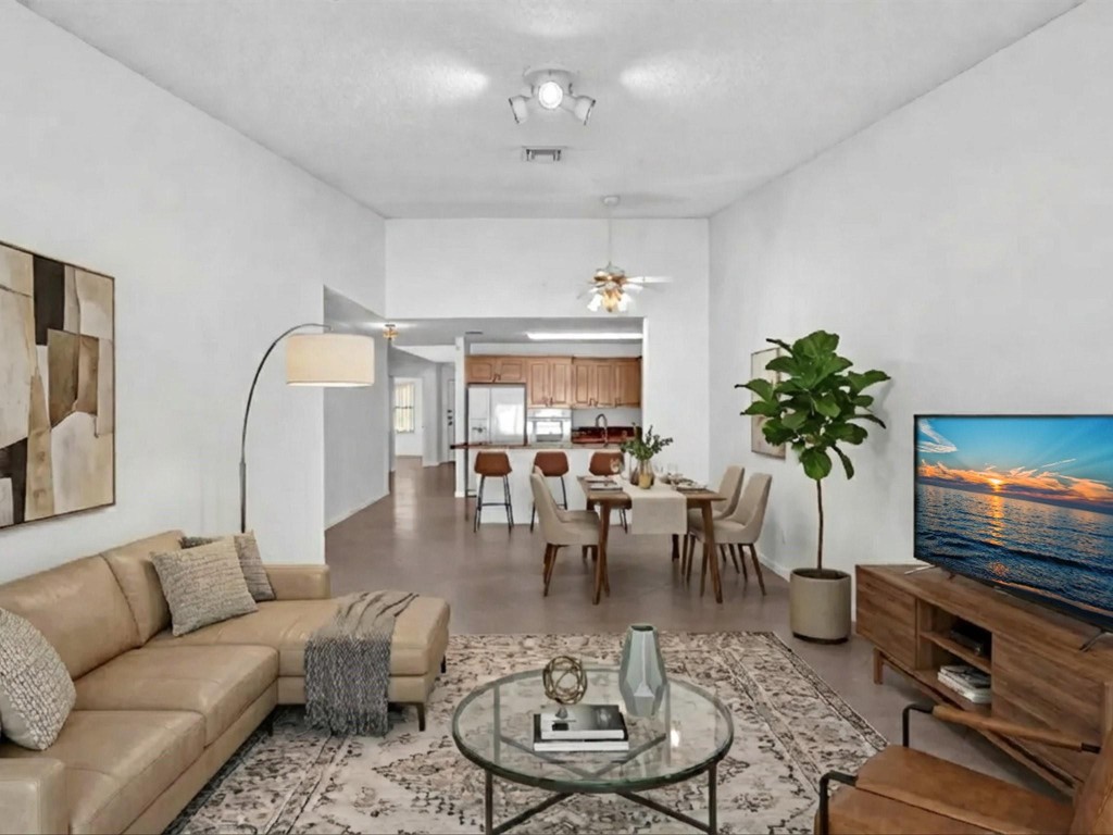 Coral Palms/Woodland Lake - Residential