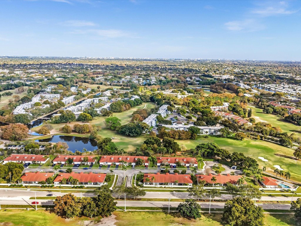 Coral Palms/Woodland Lake - Residential
