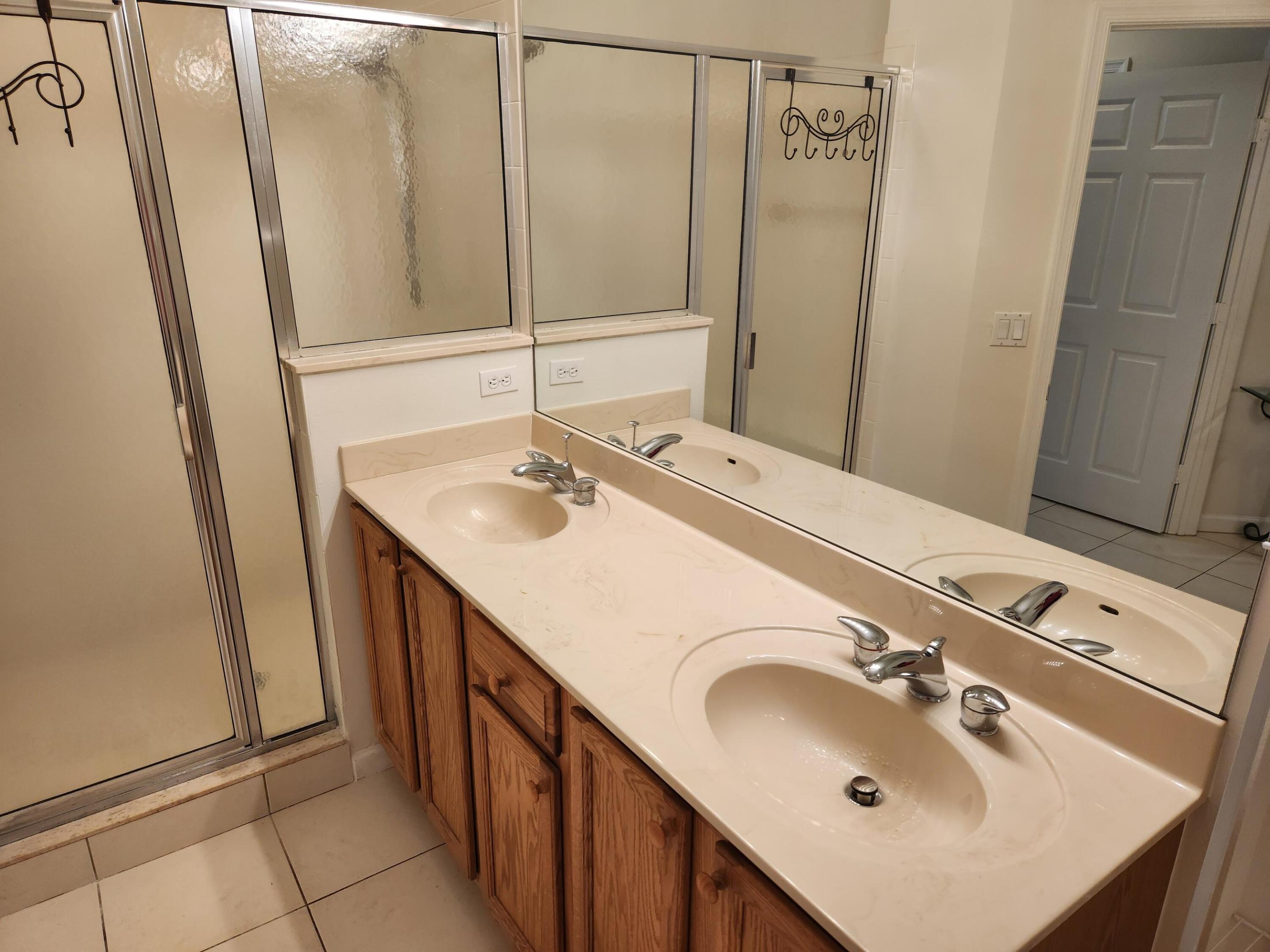 CASTLE PINES CONDOMINIUM - Residential Lease