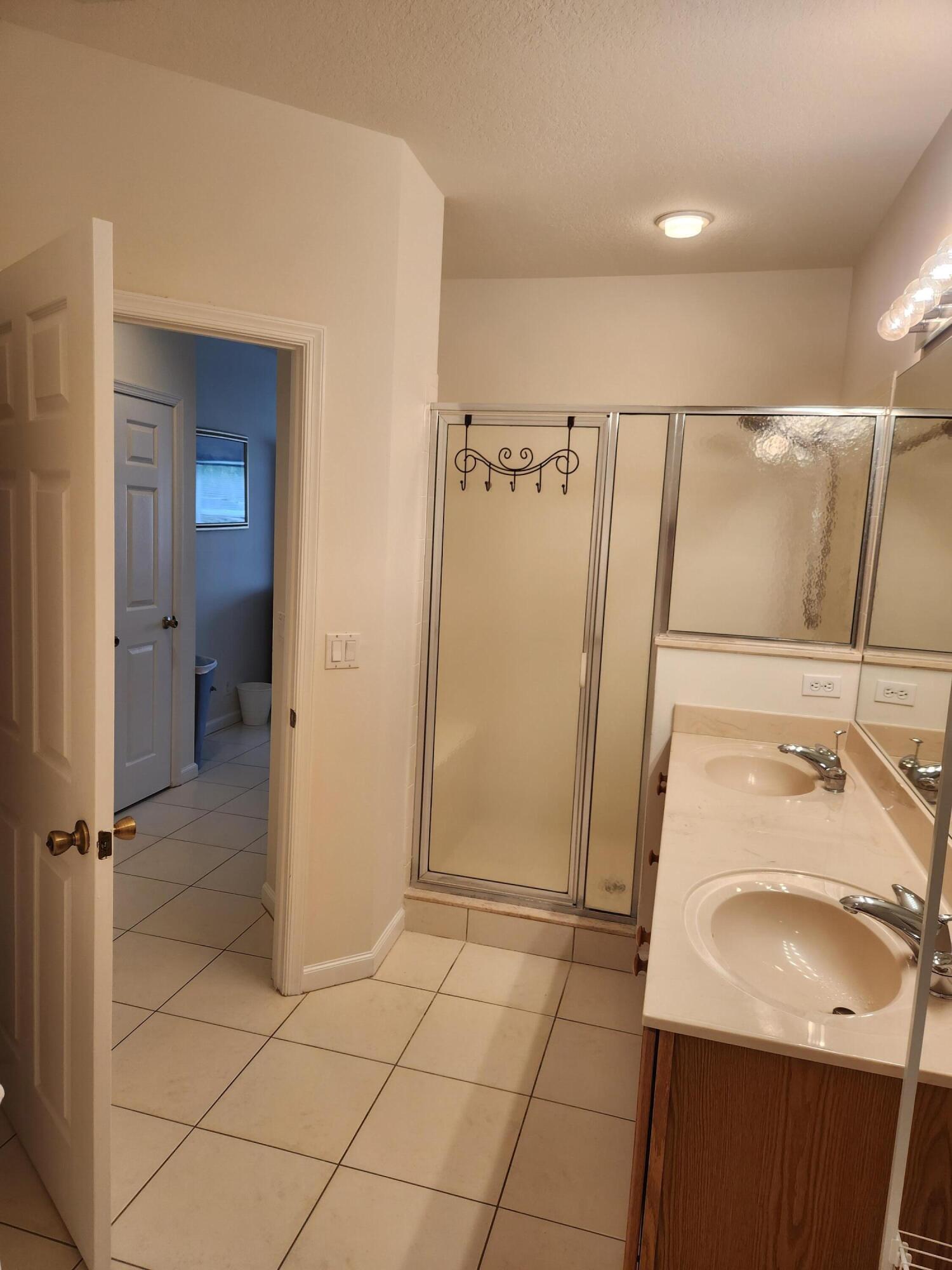 CASTLE PINES CONDOMINIUM - Residential Lease