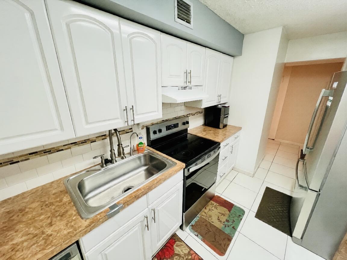 3821 Environ Boulevard 203
