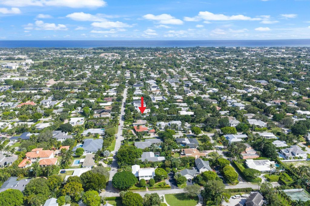 Photo of 310 NW 18th Street, Delray Beach, FL 33444 (MLS # R11134973)