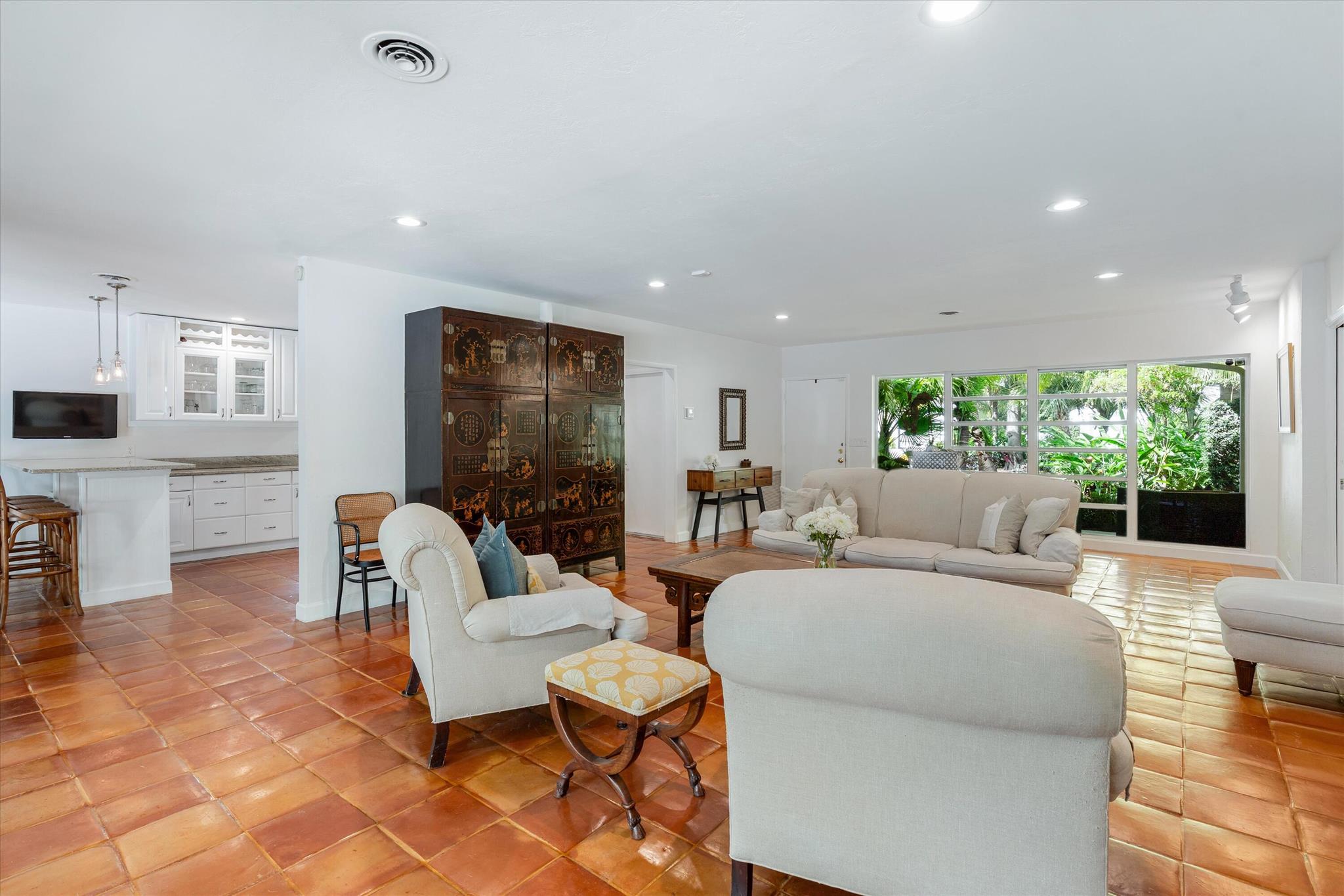 310 NW 18th Street