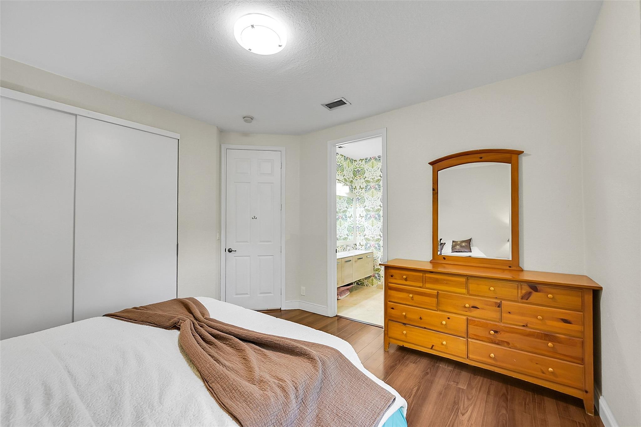 Pinehurst Woods 166-14 B - Residential