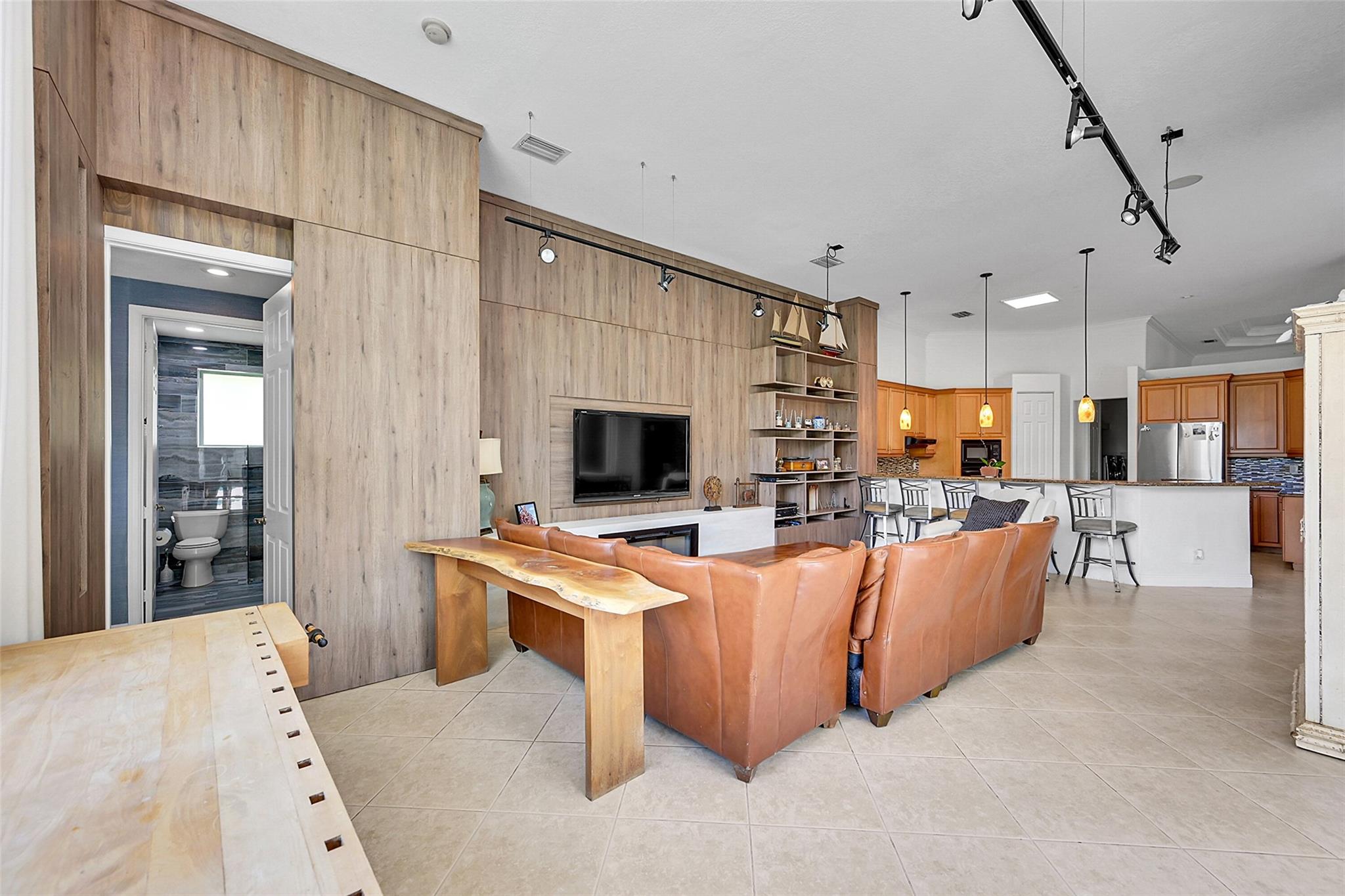 Pinehurst Woods 166-14 B - Residential