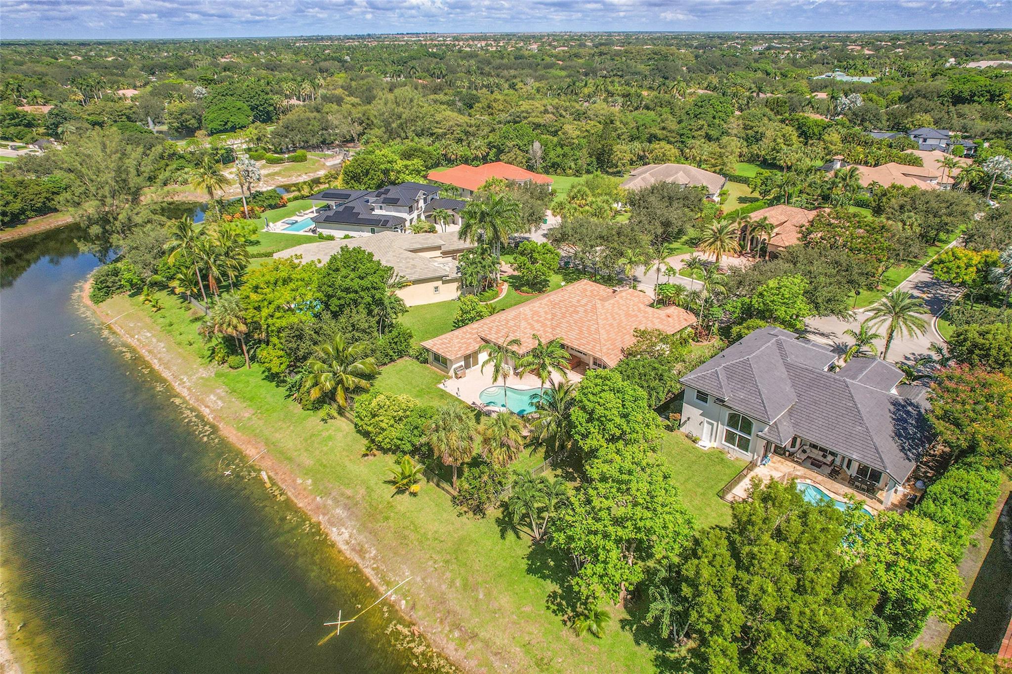 Pinehurst Woods 166-14 B - Residential