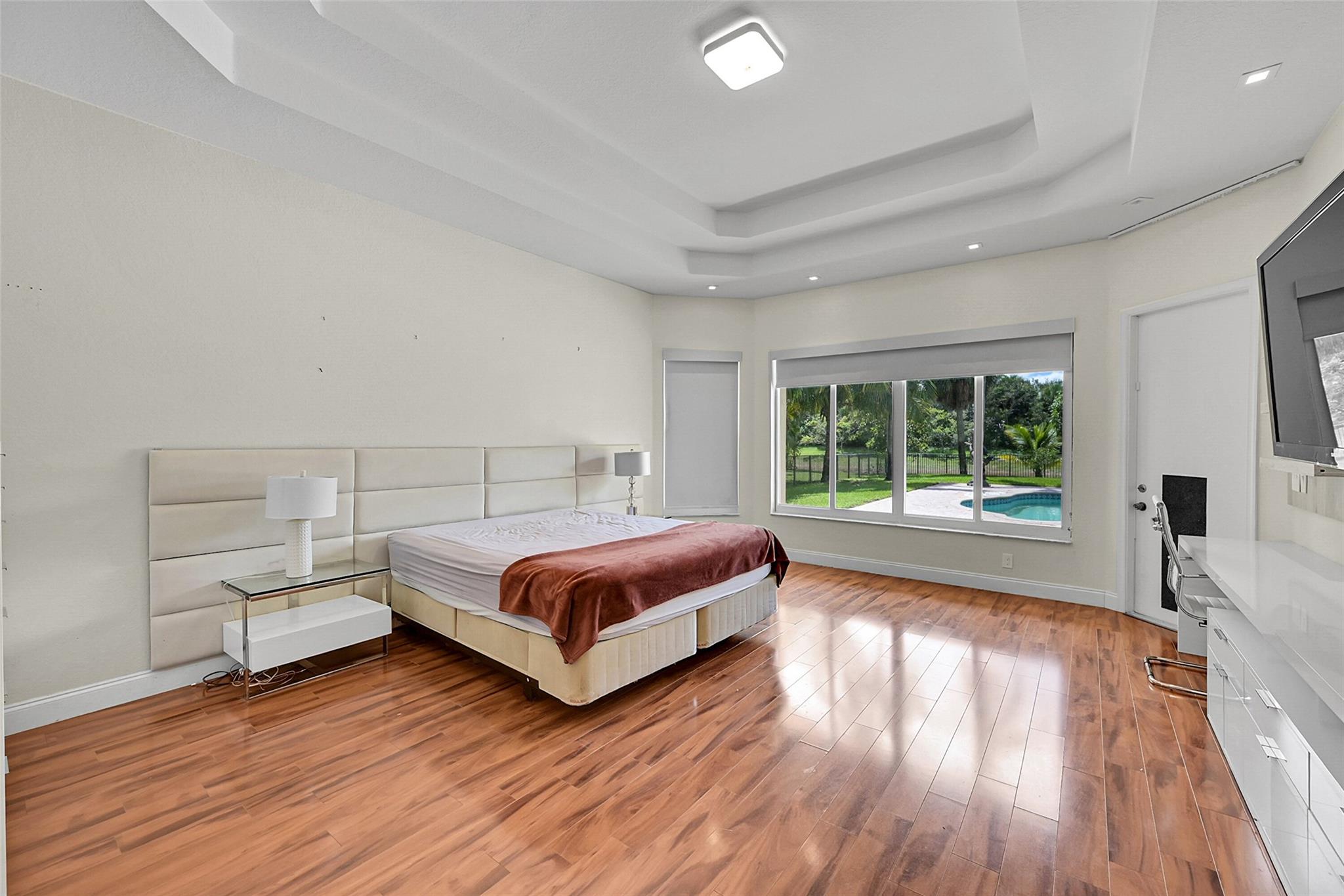 Pinehurst Woods 166-14 B - Residential