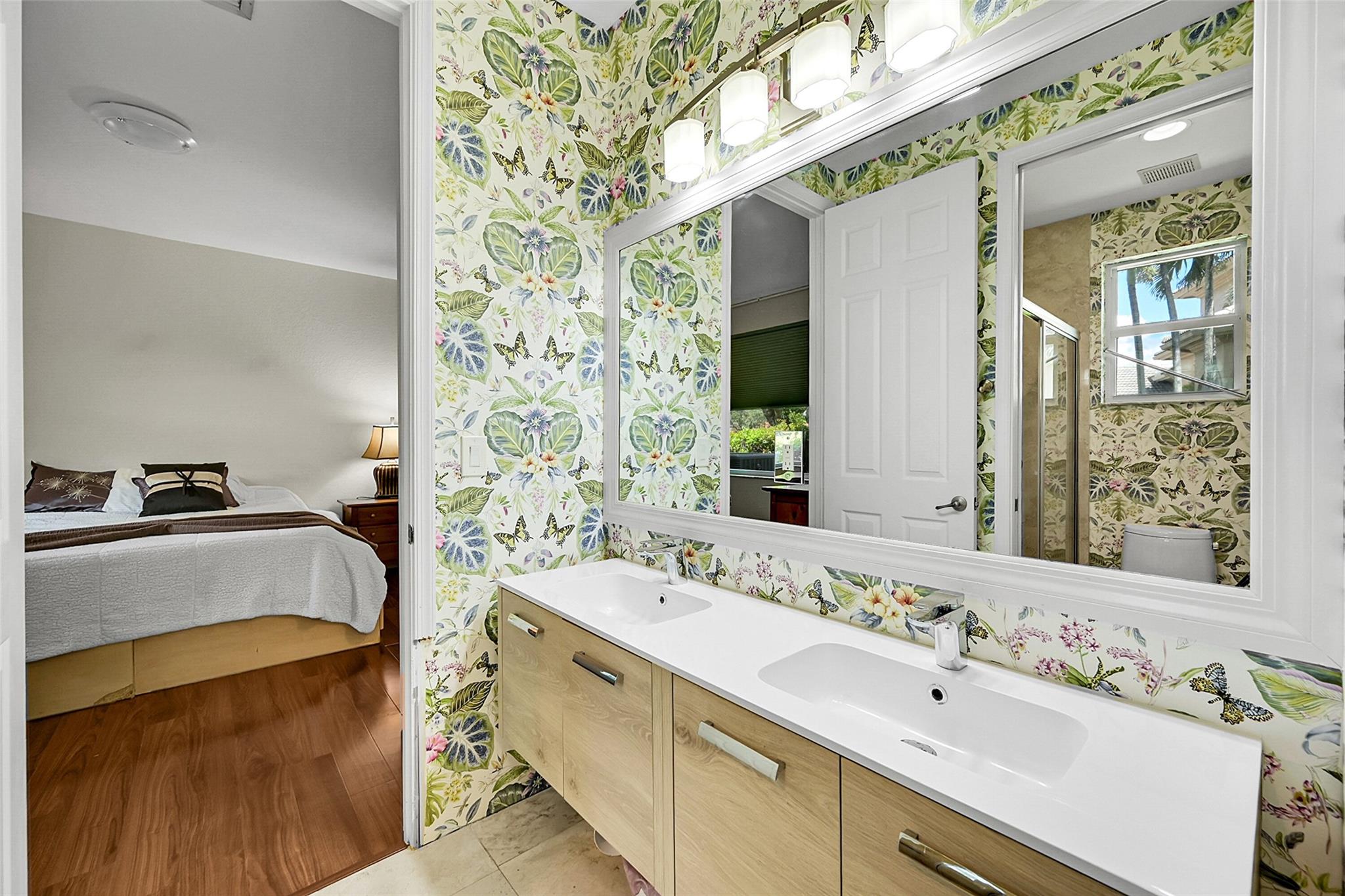 Pinehurst Woods 166-14 B - Residential