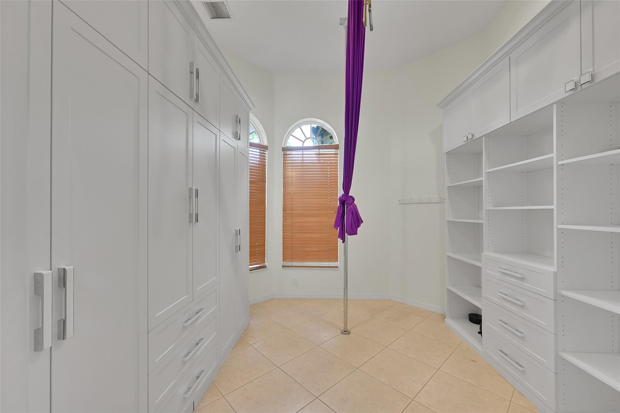 Pinehurst Woods 166-14 B - Residential