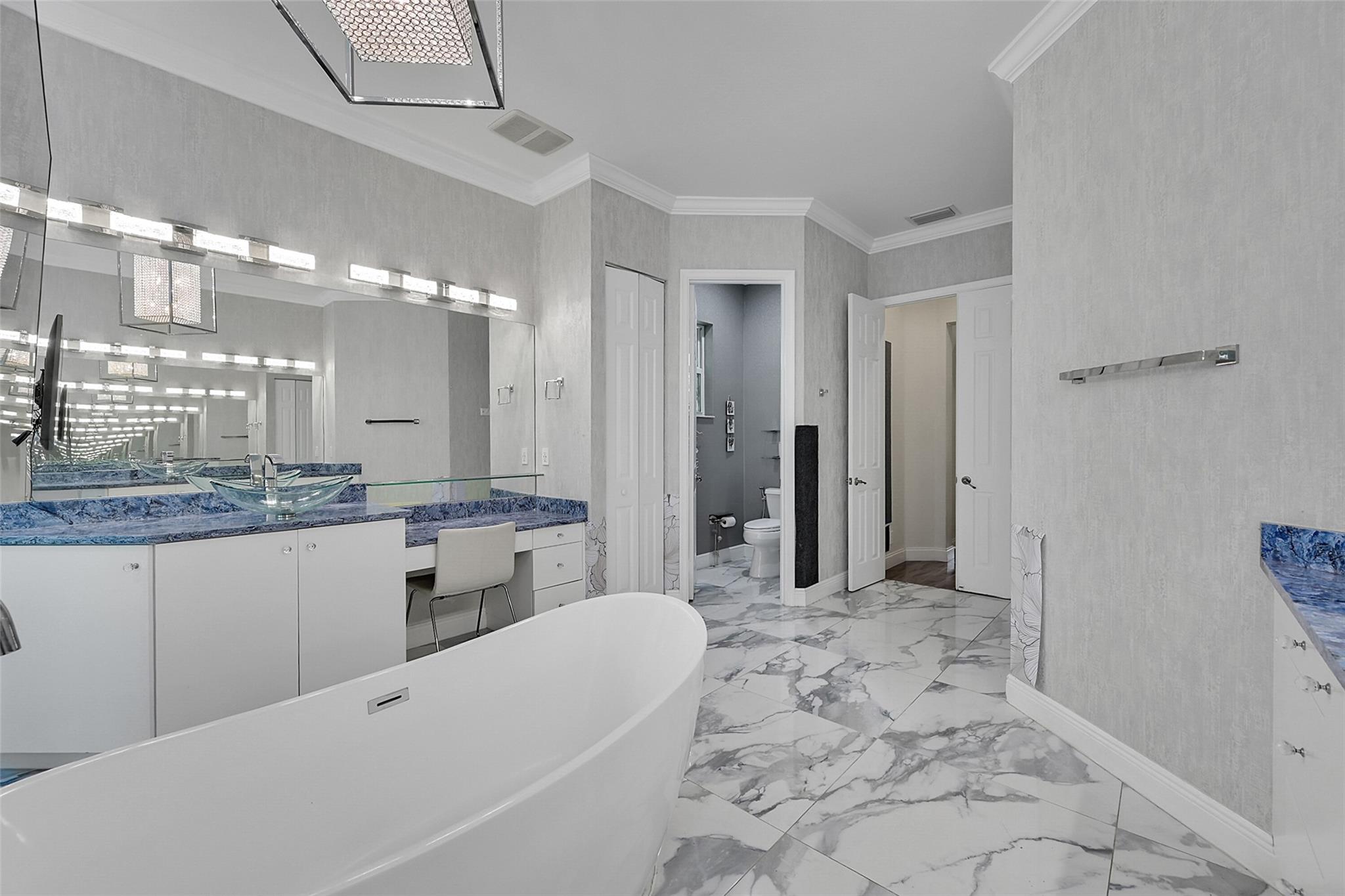 Pinehurst Woods 166-14 B - Residential