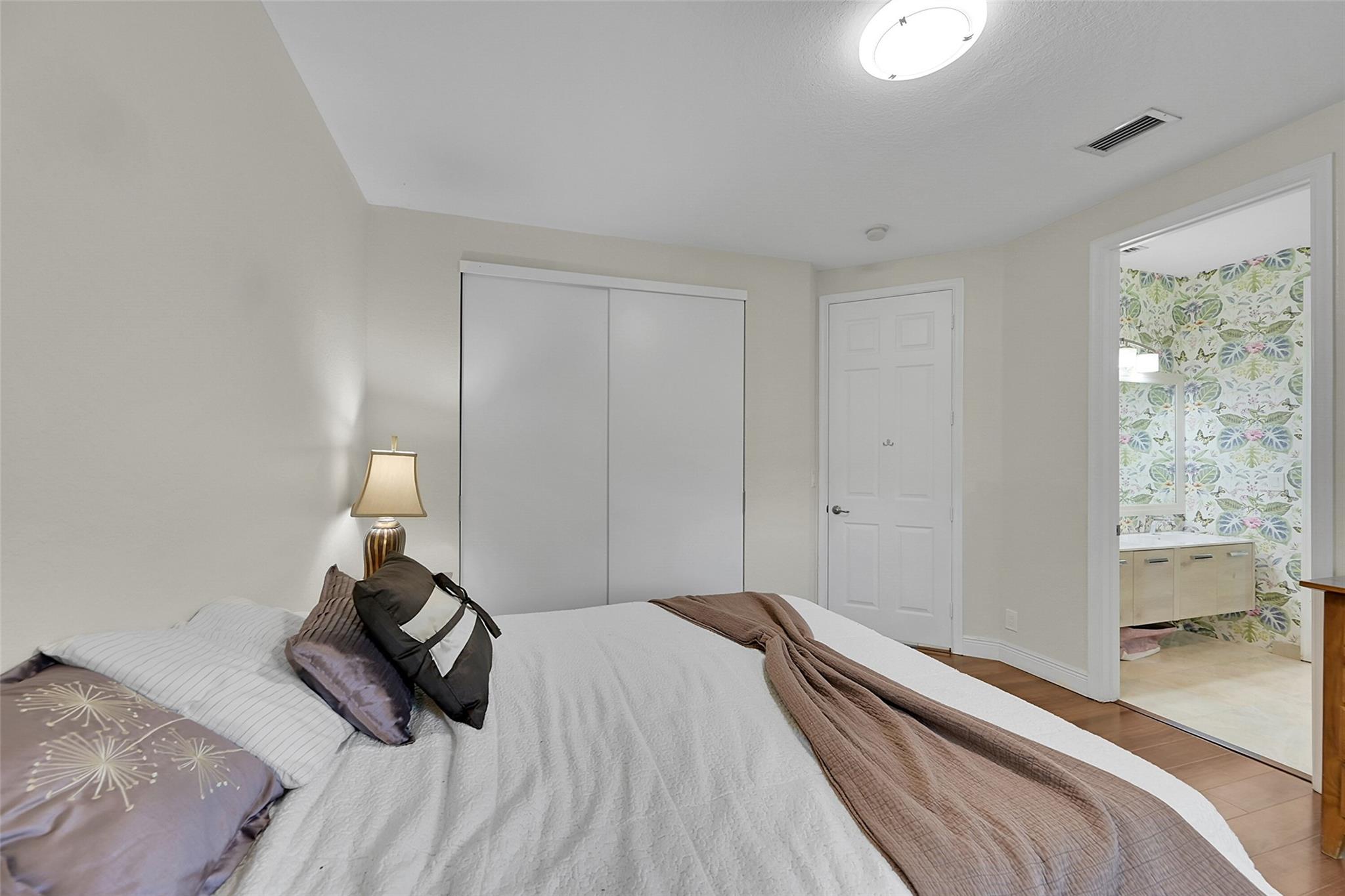 Pinehurst Woods 166-14 B - Residential