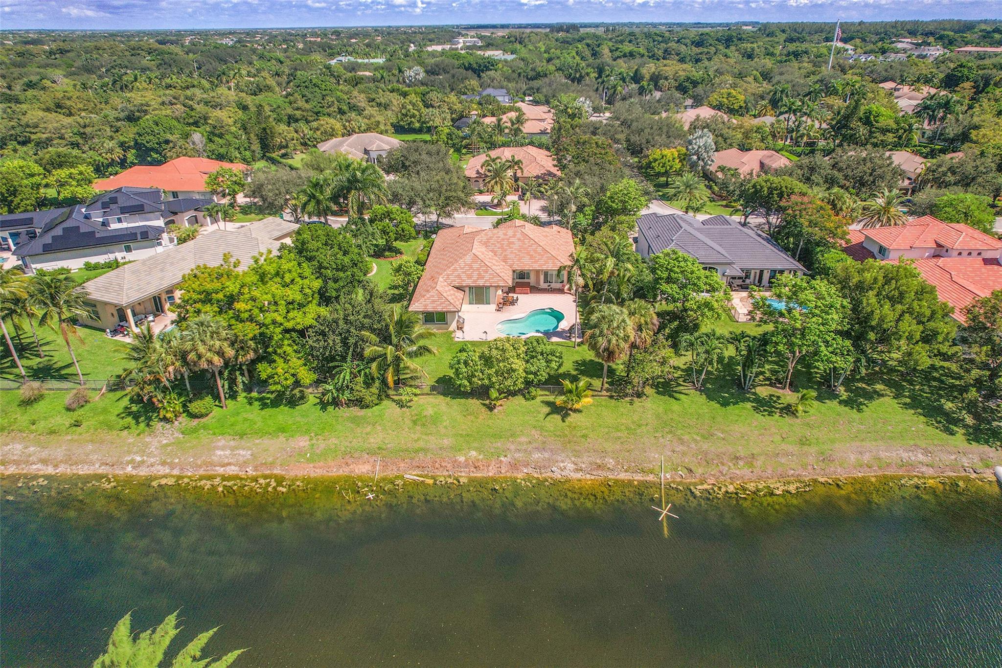 Pinehurst Woods 166-14 B - Residential