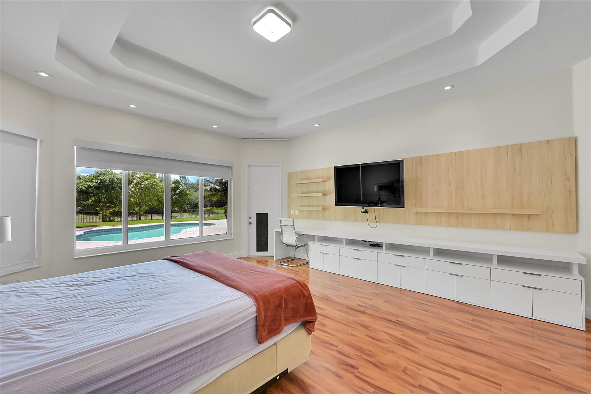 Pinehurst Woods 166-14 B - Residential