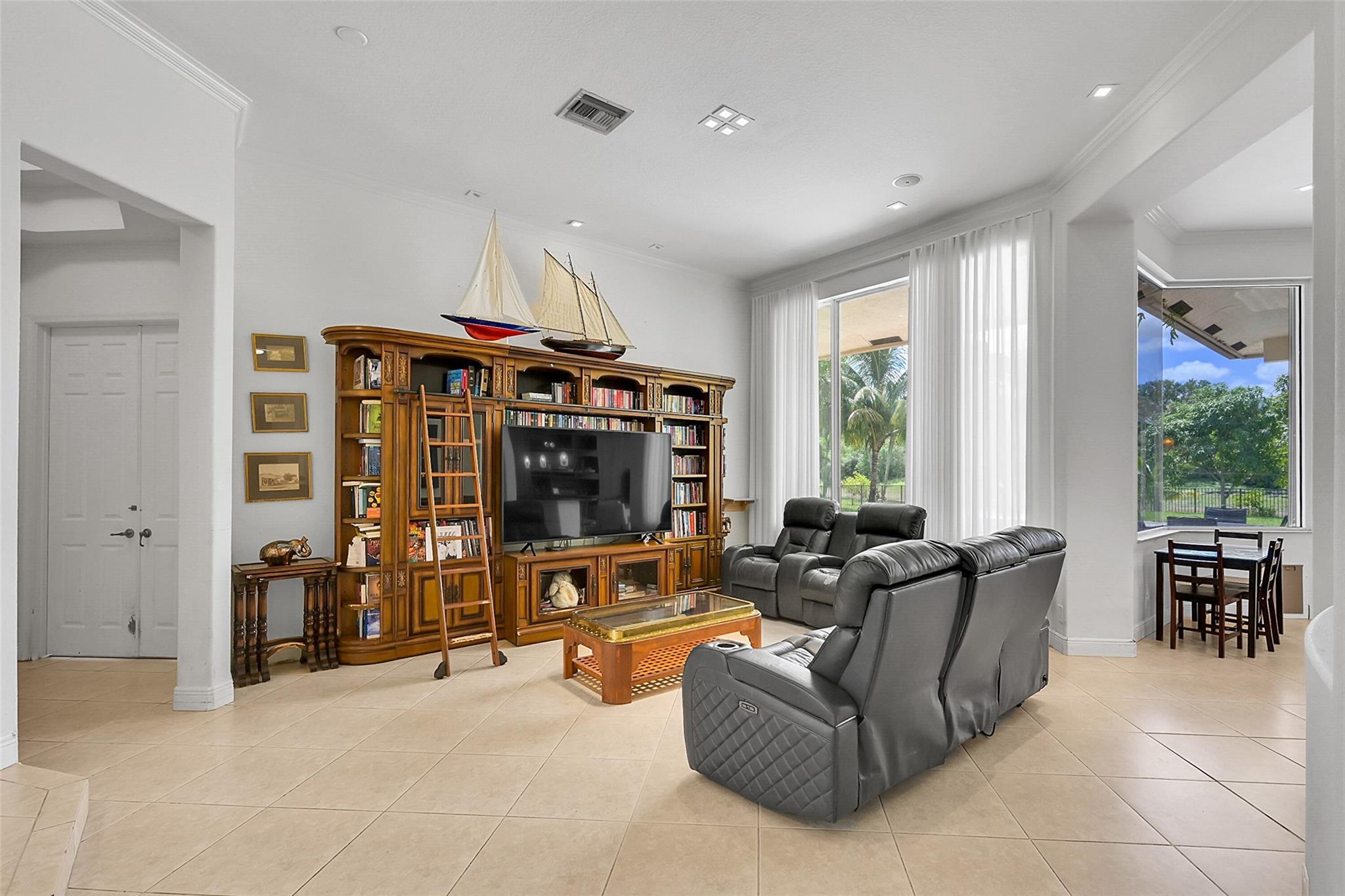 Pinehurst Woods 166-14 B - Residential