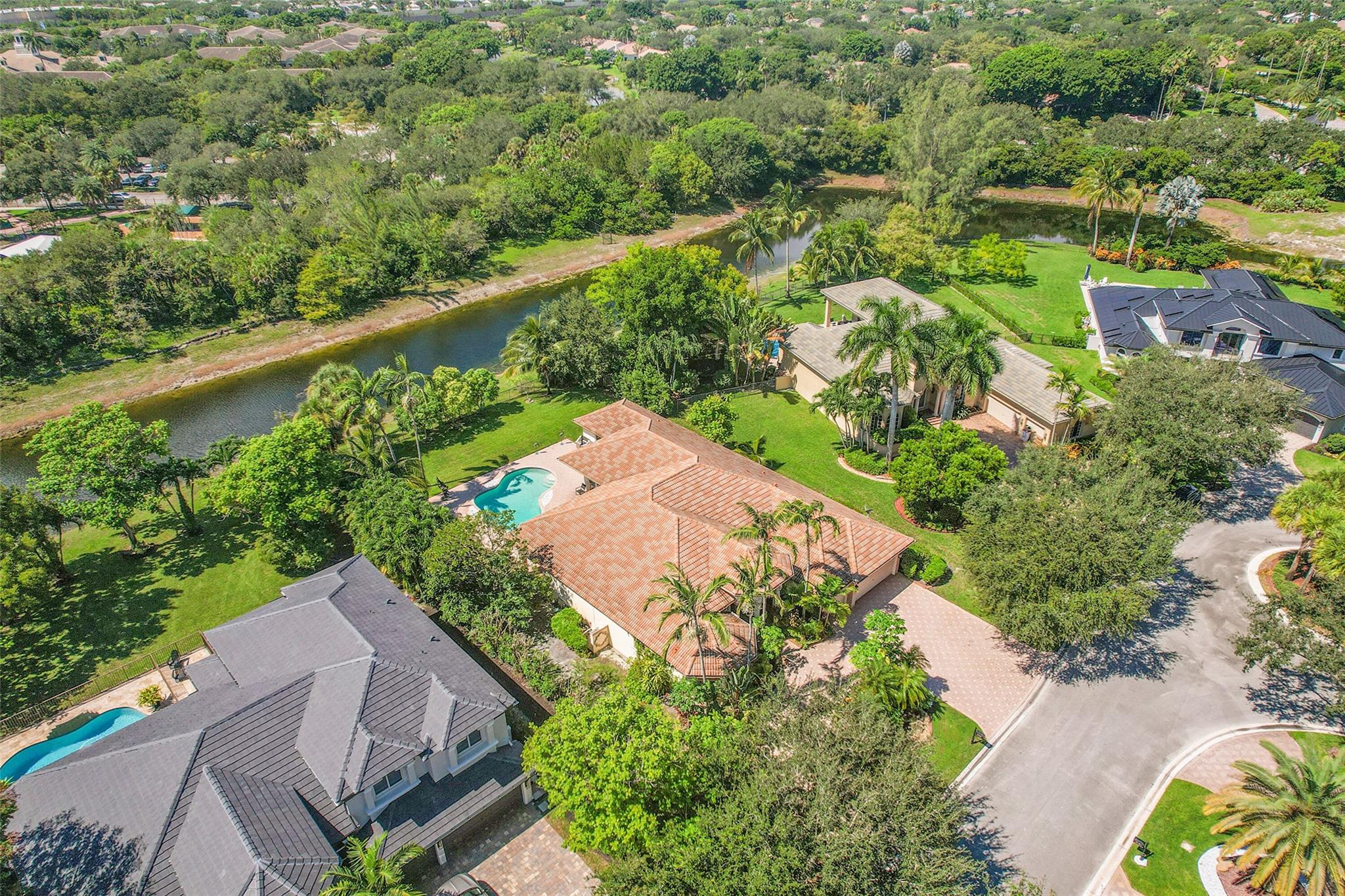 Pinehurst Woods 166-14 B - Residential