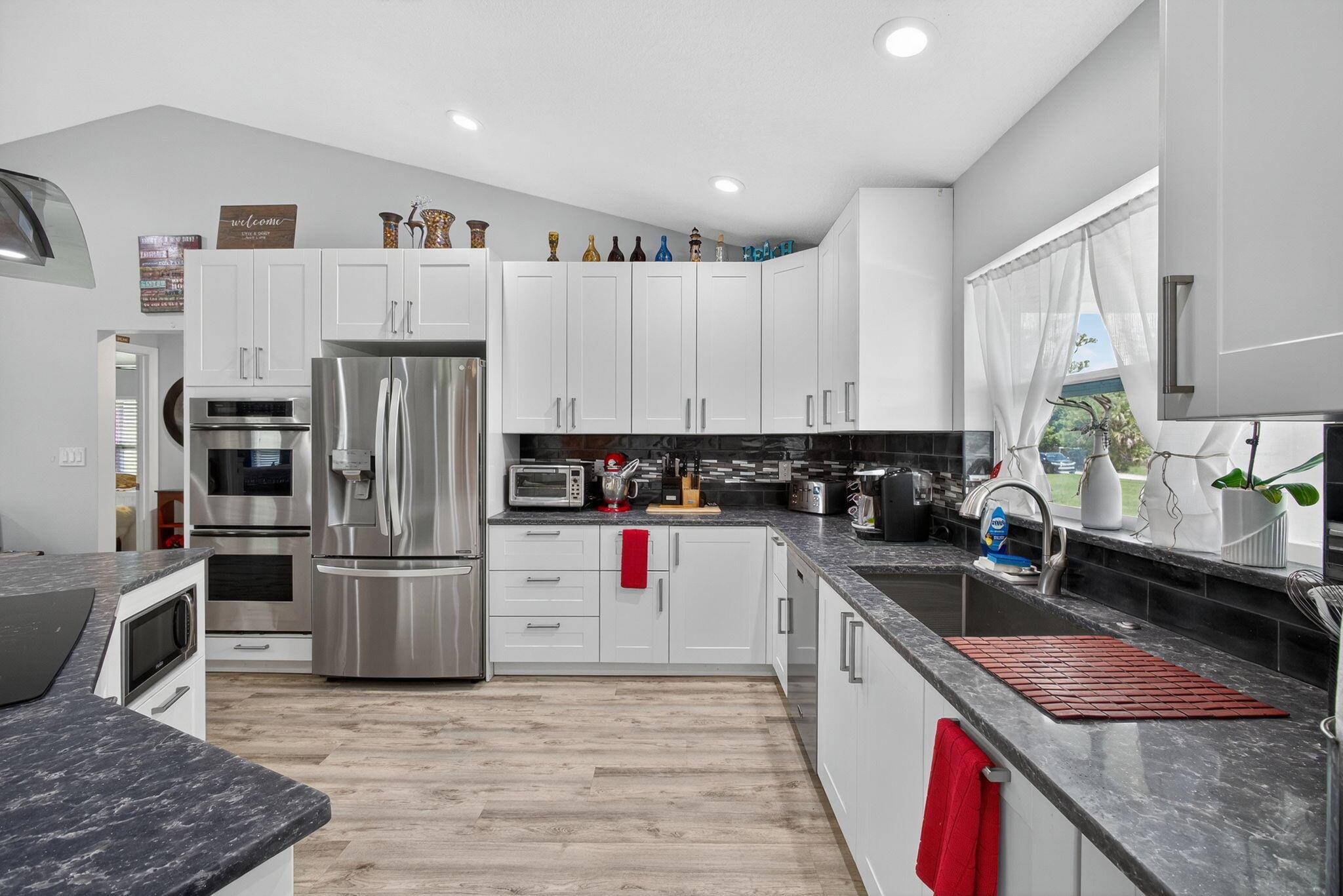 LOXAHATCHEE GROVES - Residential