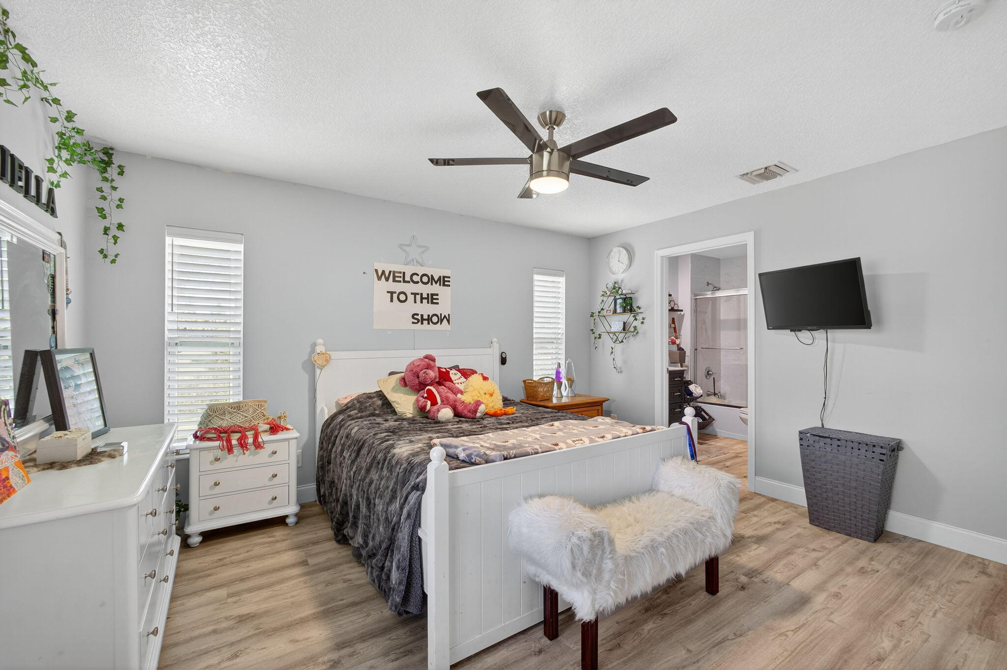 LOXAHATCHEE GROVES - Residential