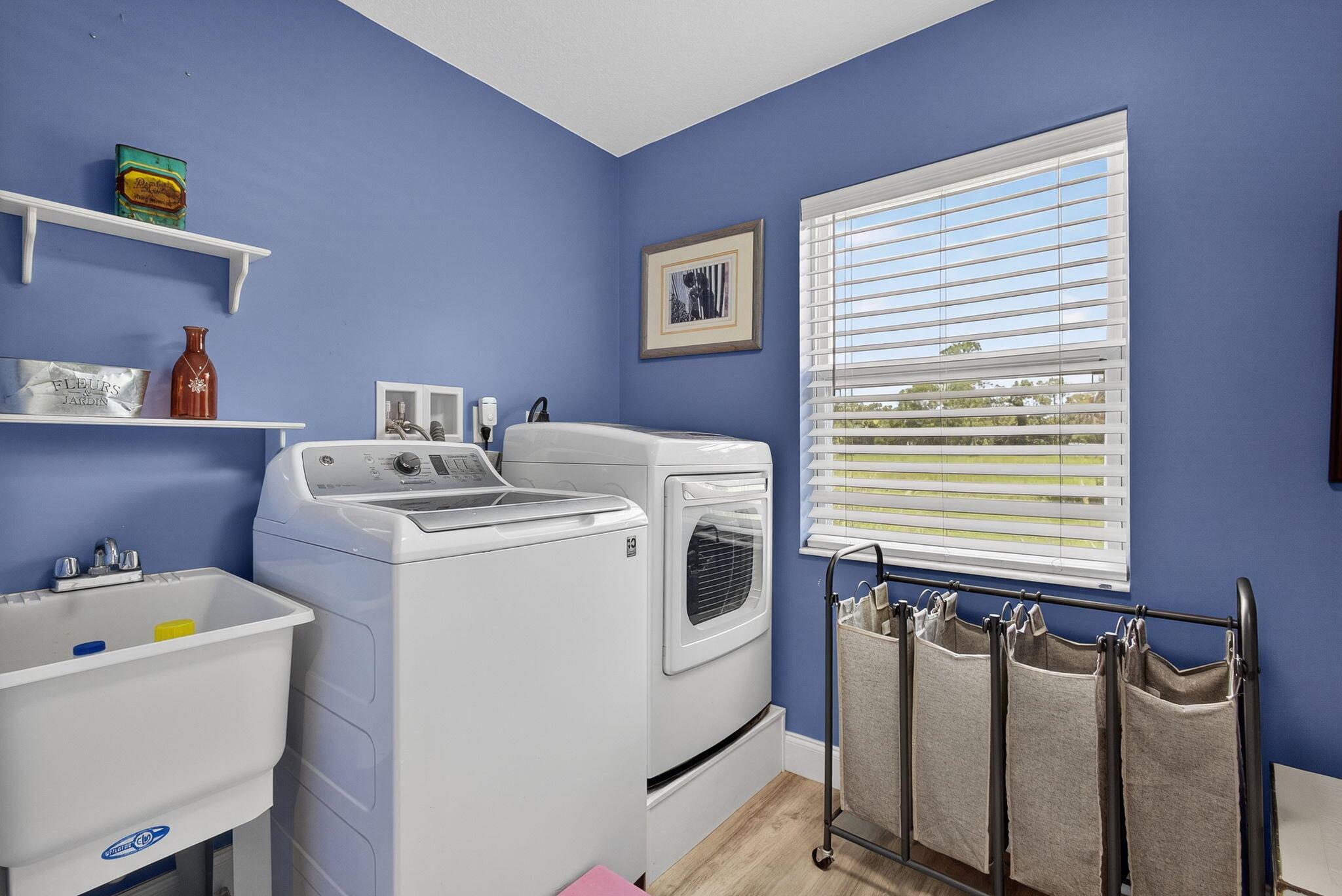 LOXAHATCHEE GROVES - Residential