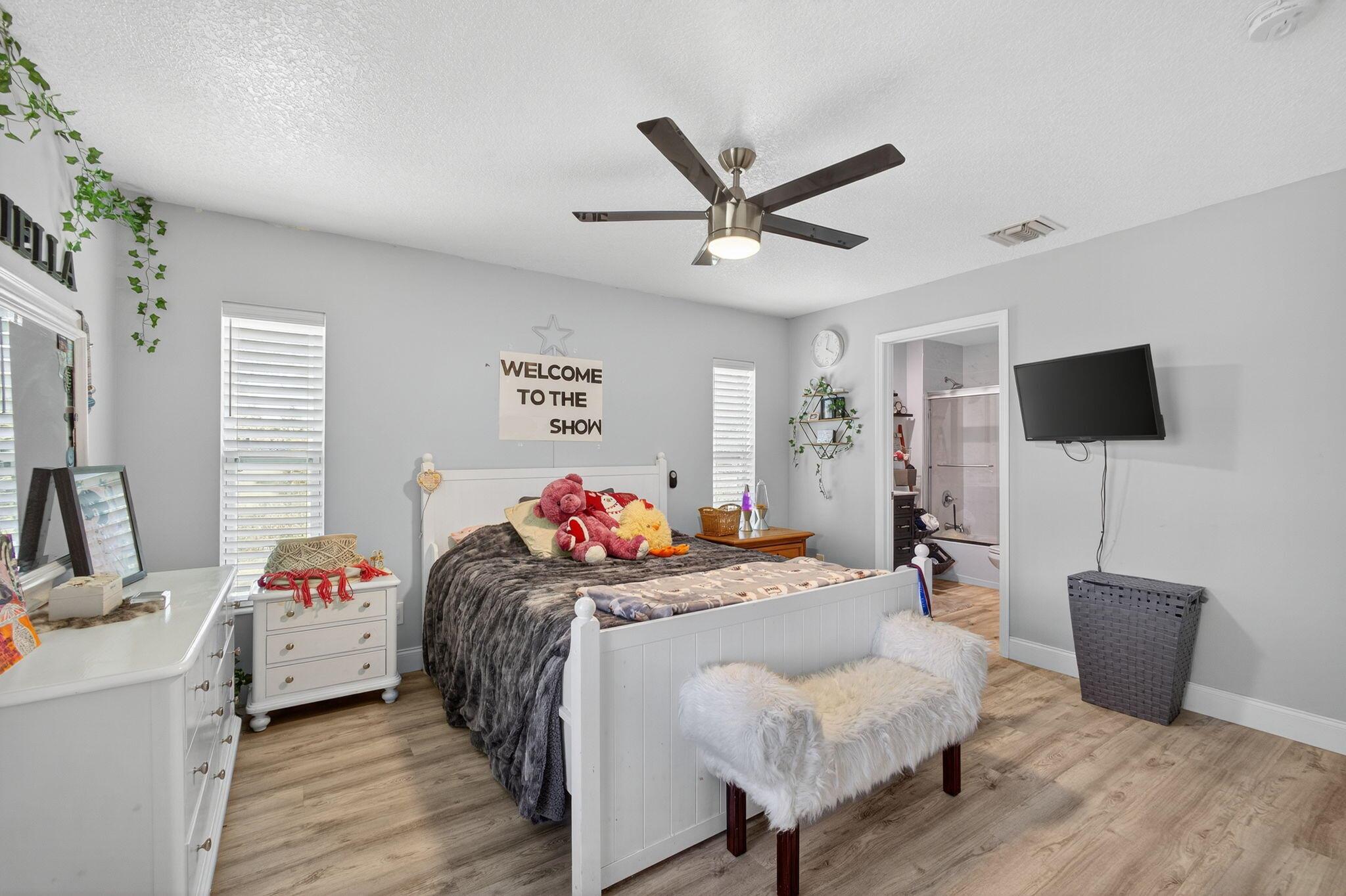 LOXAHATCHEE GROVES - Residential