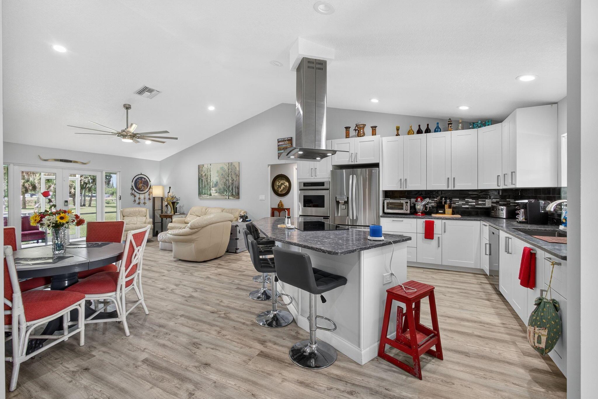 LOXAHATCHEE GROVES - Residential