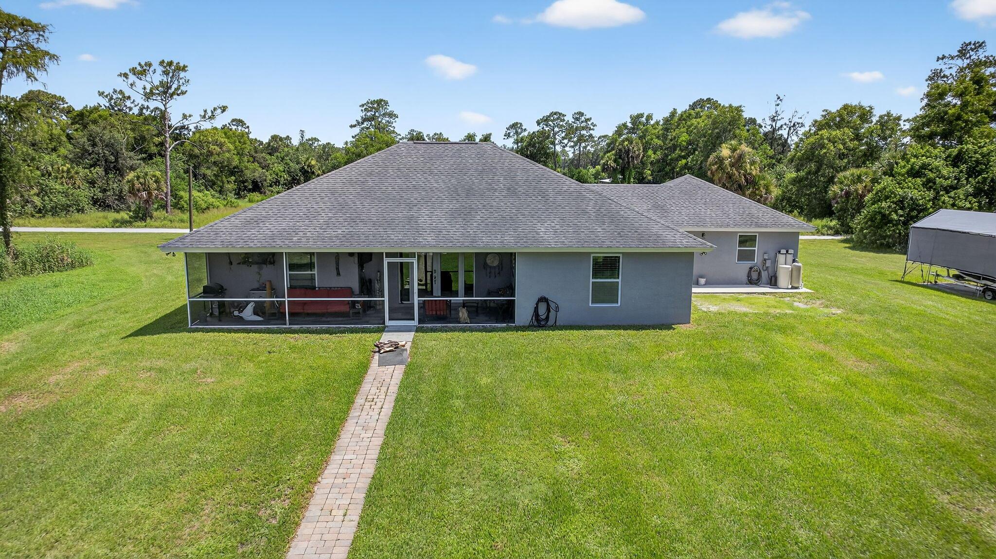 LOXAHATCHEE GROVES - Residential