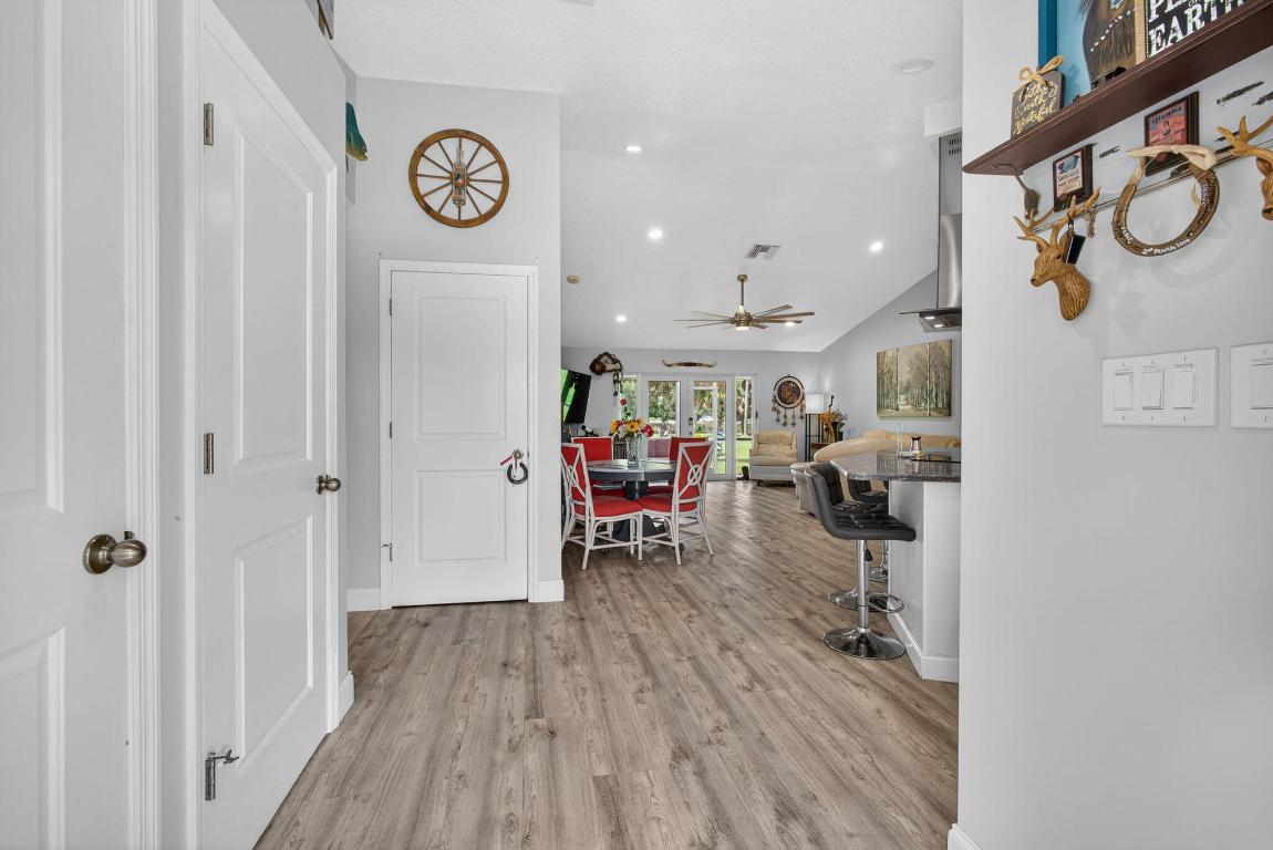 LOXAHATCHEE GROVES - Residential