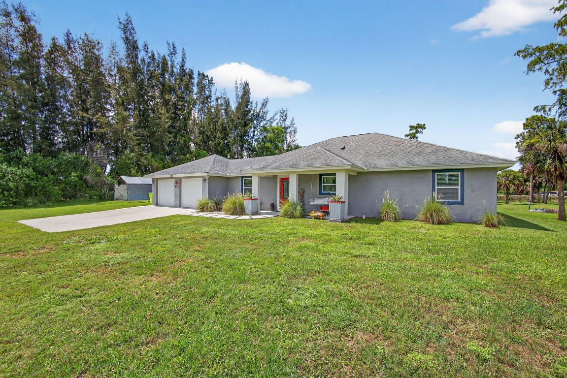 LOXAHATCHEE GROVES - Residential