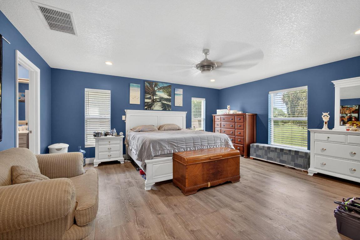 LOXAHATCHEE GROVES - Residential