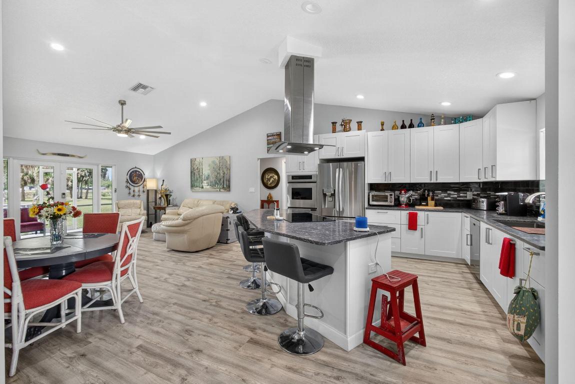 LOXAHATCHEE GROVES - Residential