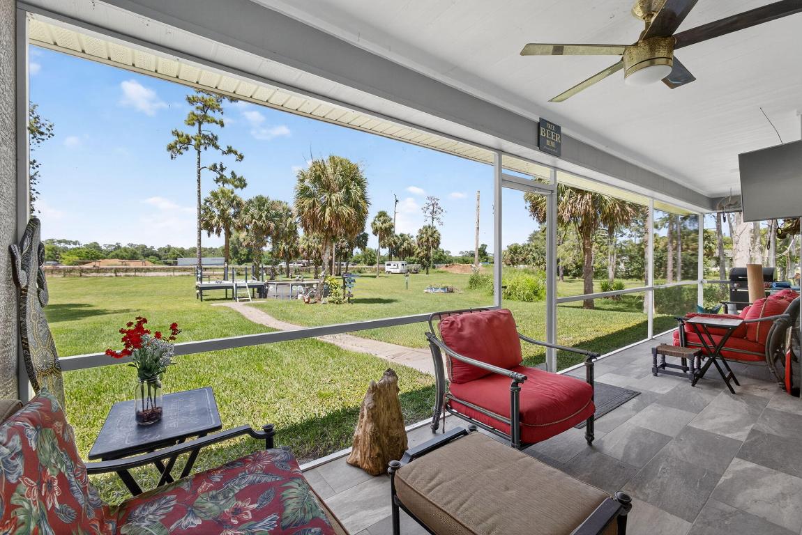 LOXAHATCHEE GROVES - Residential