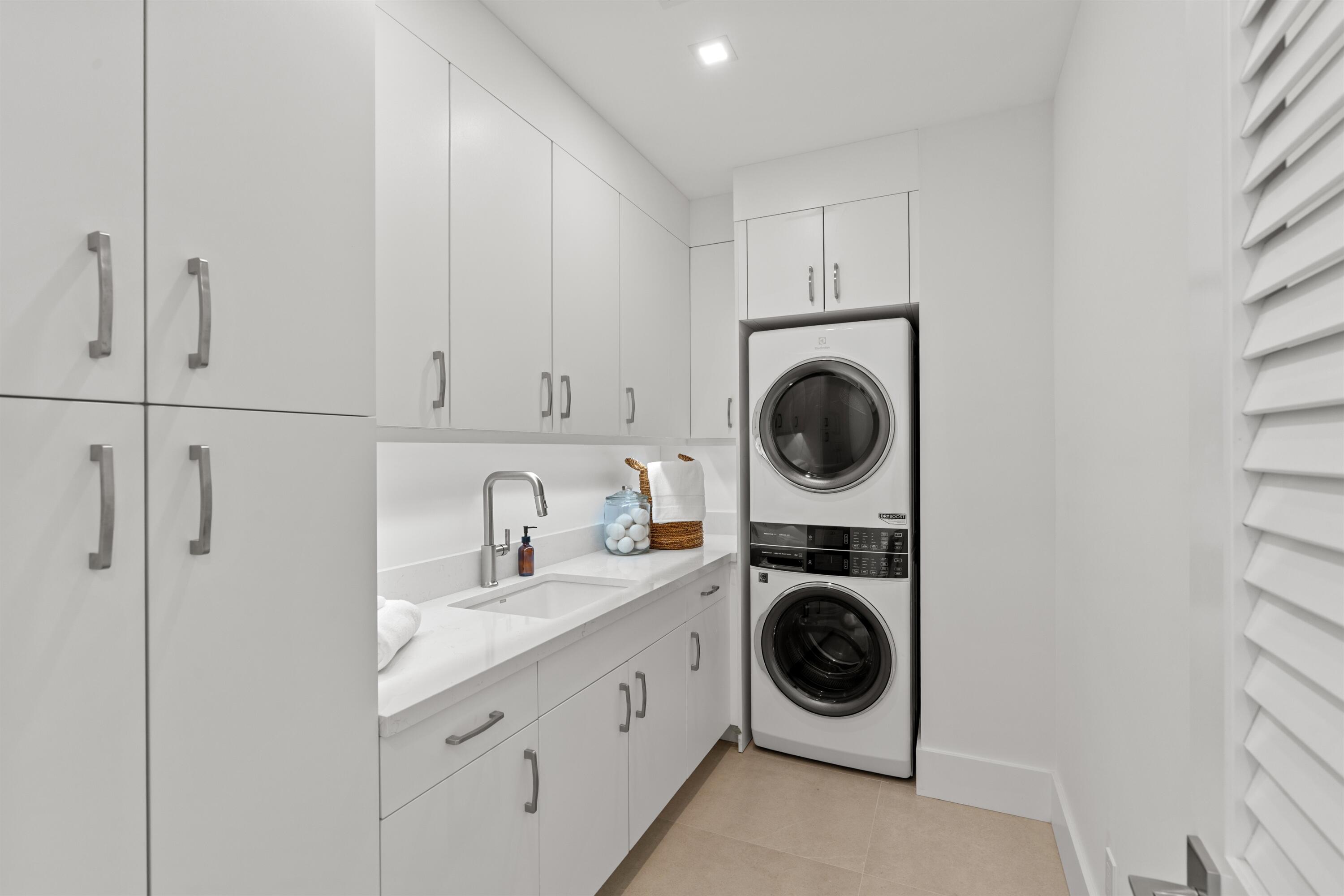 REIDS JOHN B VILLAGE - Residential